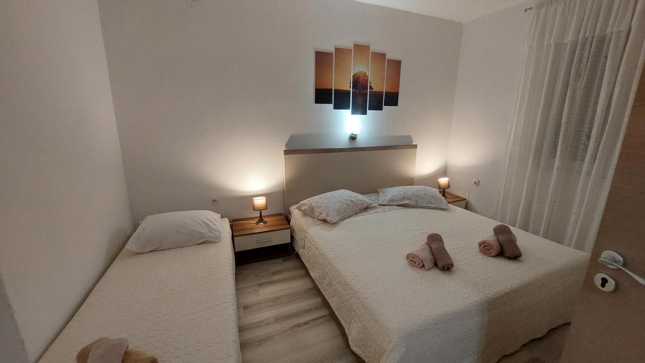 Apartments Pletikosa Brodarica  Eksteriør billede